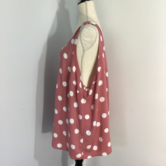 TORRID PLUS 3X SLEEVELESS TOP DUSTY ROSE WHITE POLKA DOTS CLASSIC FEMININE - Picture 3 of 8